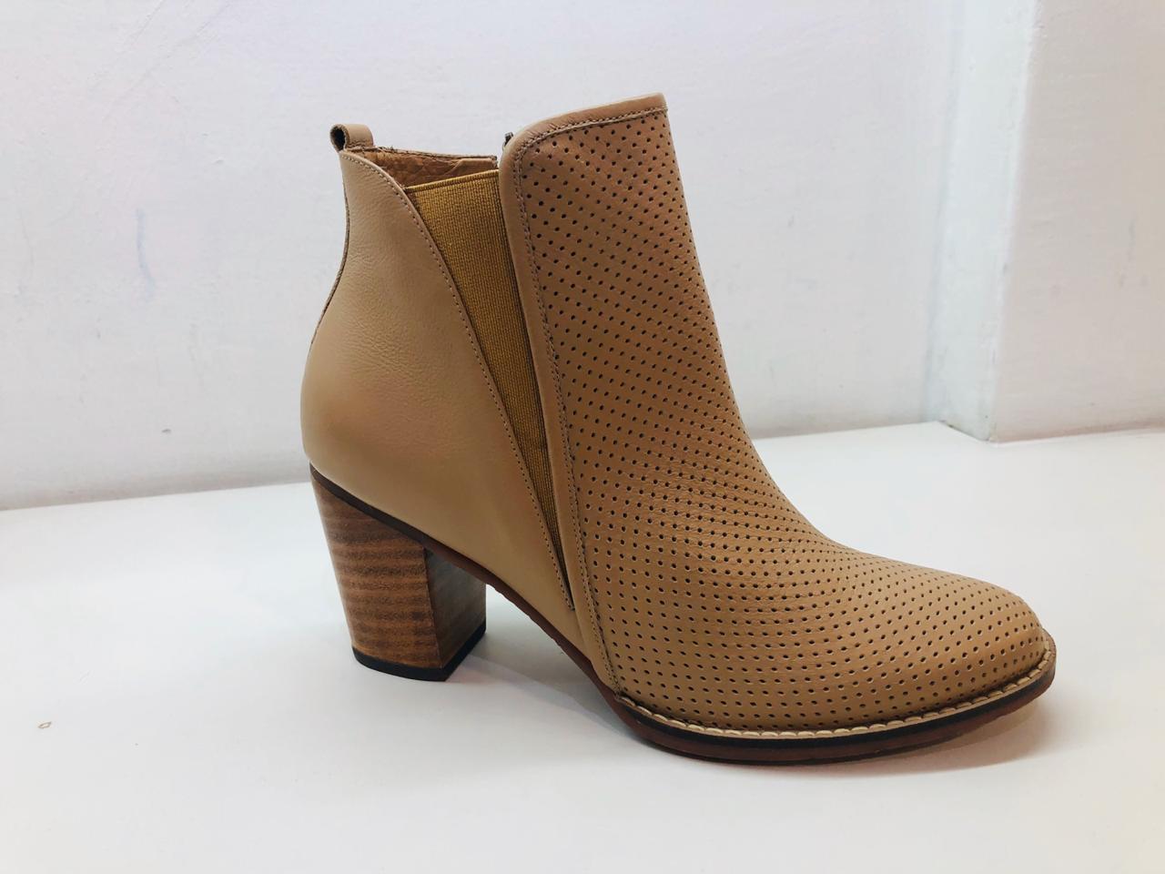 Zapatos de Tacón Café Claro : Suárez Bags and Shoes | SARTORIAL